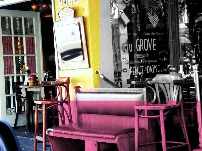 Sidewalk café tables on Main Highway